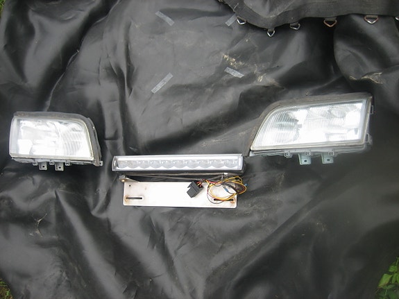 MB C W202 hyviä osia (etuvalot etuistuin, ym.)