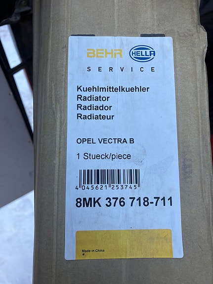 Opel Vectra-B Automatic Jäähdytin Behr 96-02