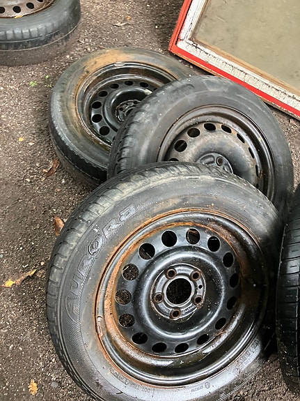 185/65 r15 nastarenkaat peltivanteilla 4x100 kr54 2kpl
