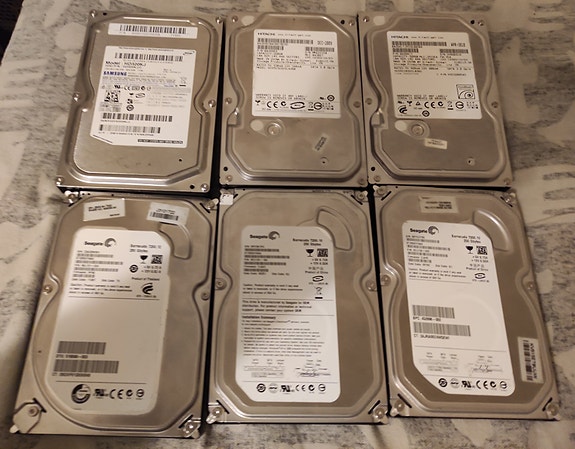 Tietokoneen kovalevyt 3.5 Sata 250-320gb