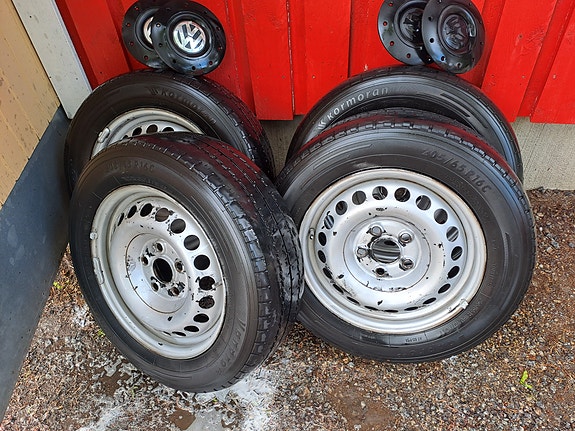 VW Transporter T5 16tuuman peltivanteet ja keskikupit