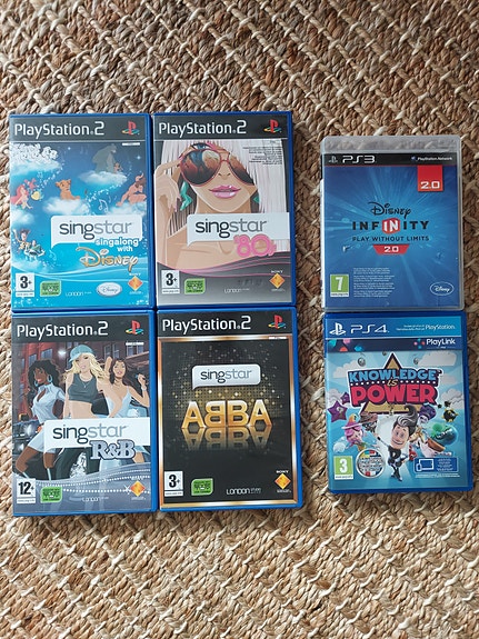 Playstation pelejä