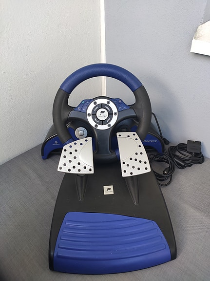 Playstation 2 Ratti sekä polkimet