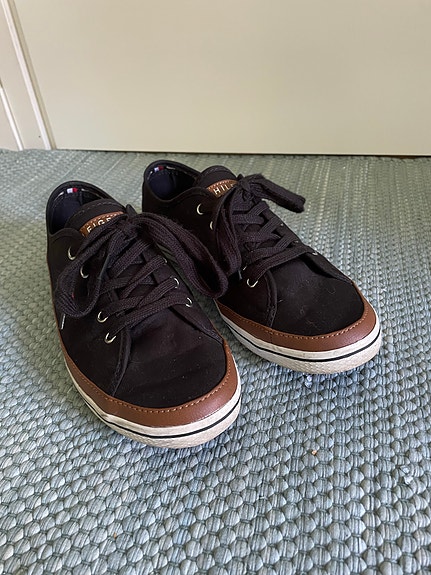 Tommy Hilfiger -tennarit