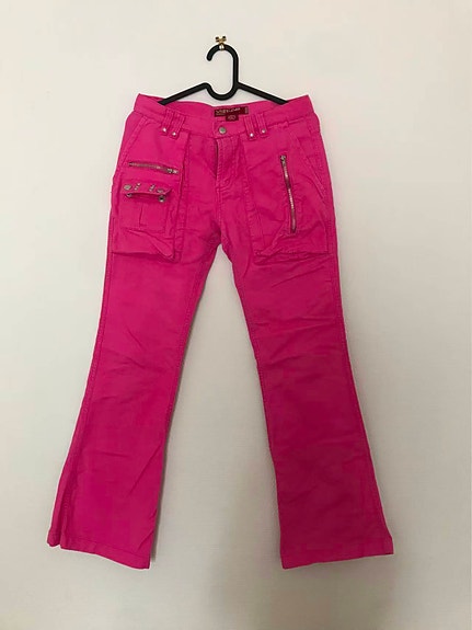 Vaaleanpunaiset low waist -farkut – useita taskuja, tyylikäs Y2K-look