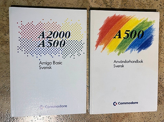 Commodore Amiga A2000 A500 Käyttöohjekirjat ruotsiksi