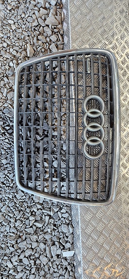 Audi A6 2011 etumaski