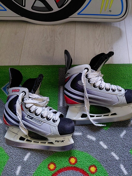 Nike Y10 luistimet