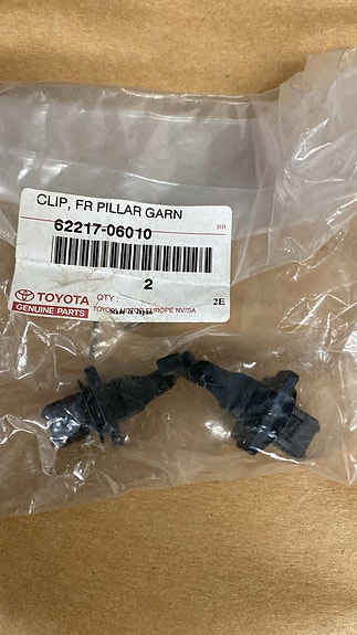 Toyota A-pilarin sisäpeitteen kiinnike 62217-06010
