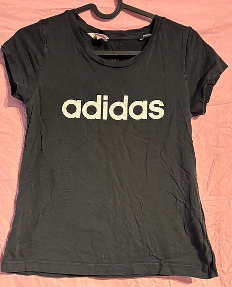 Adidas T-paita