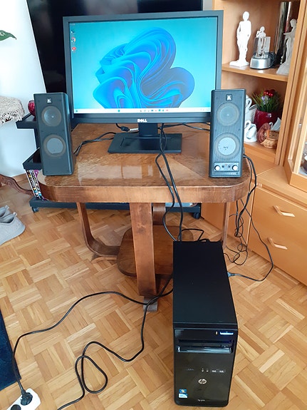 HP Pro 3400 MT - Win11 Pro - 500 Gt - 2 Gt RAM + 2 kaiutinta + näyttö 50€