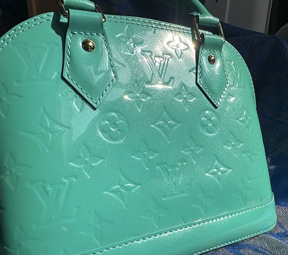Louis Vuitton Alma BB verniah turkoosi