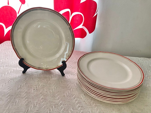 Arabia punaraita matalat lautaset "Martta" 12kpl