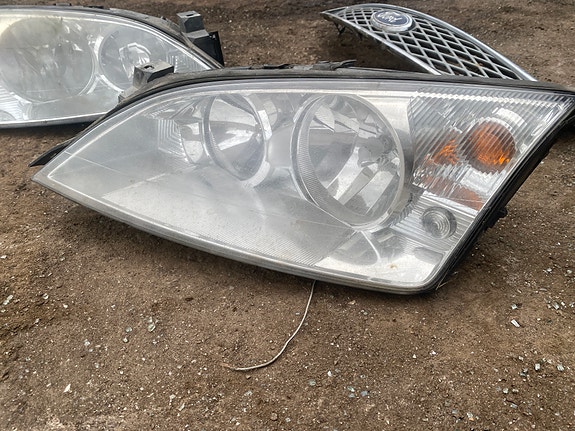 Umpiot Ford mondeo 2004 vm
