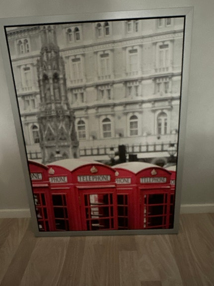IKEA taulu Lontoon puhelinkopit