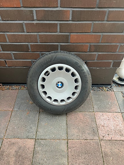 BMW peltivanteet pölykapseleilla