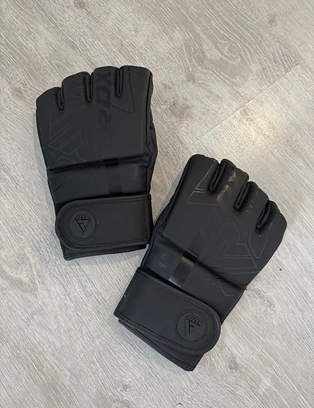 RDX F6 kara MMA-hanskat