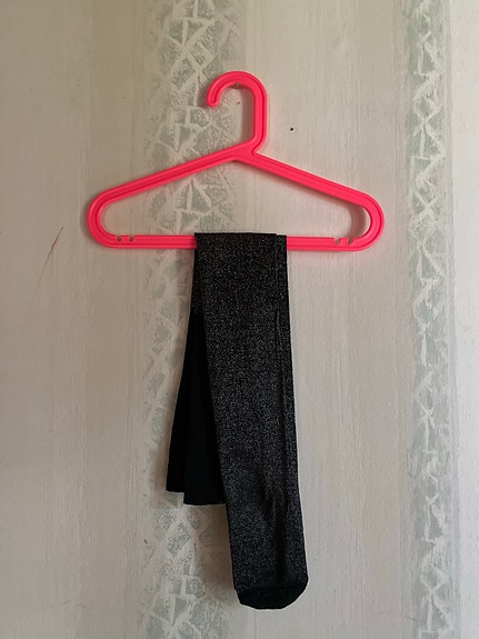 Tyttöjen kimaltavat sukkahousut