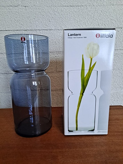 Iittala Lantern maljakko 220 mm, mustikansininen – Harri Koskinen