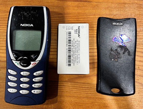 Nokia 8210