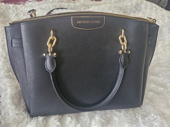 Michael Kors Musta nahkalaukku