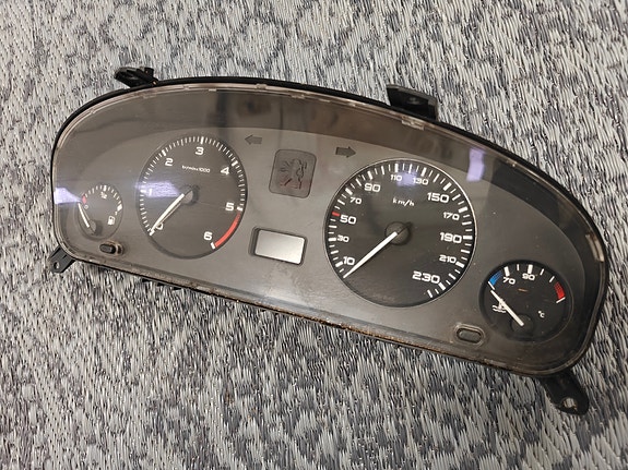 Peugeot 406 mittaristo