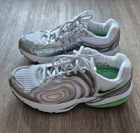 Vintage Nike juoksulenkkarit, koko 36.5