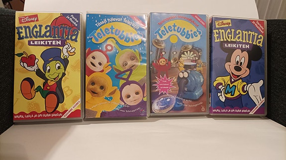 Lasten VHS kasetteja mm. Opi Englantia Mikin kanssa