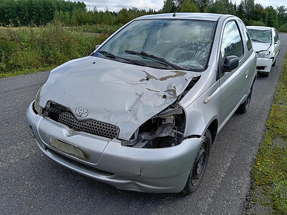Toyota Yaris 1.3 5ov. -02