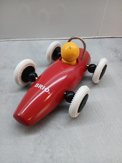Uudenkarhea BRIO-kilpa-auto