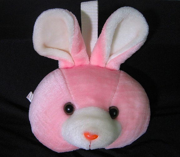 Hello Kitty tyyny joka muuntuu repuksi.