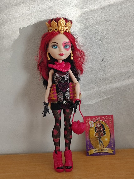 Ever after high lizzie hearts