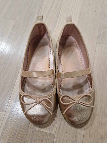 HM ballerinat 27