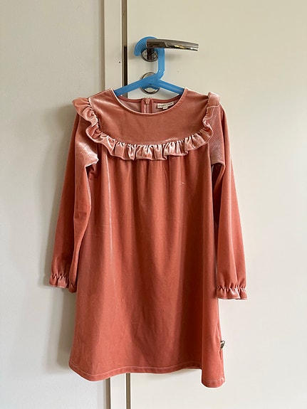 Pompdeluxin juhlamekko 122