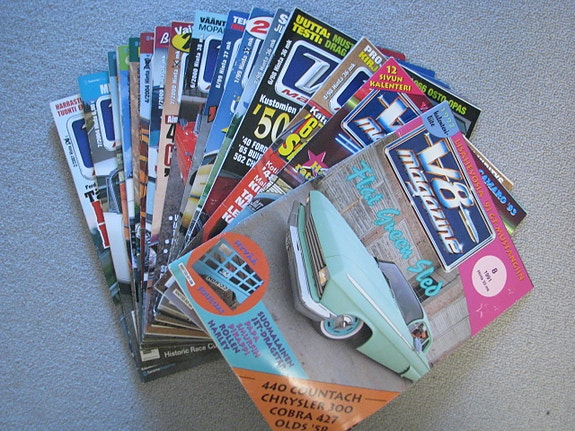 V8 MAGAZINE lehtiä