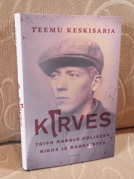 Teemu Keskisarja kirjoja
