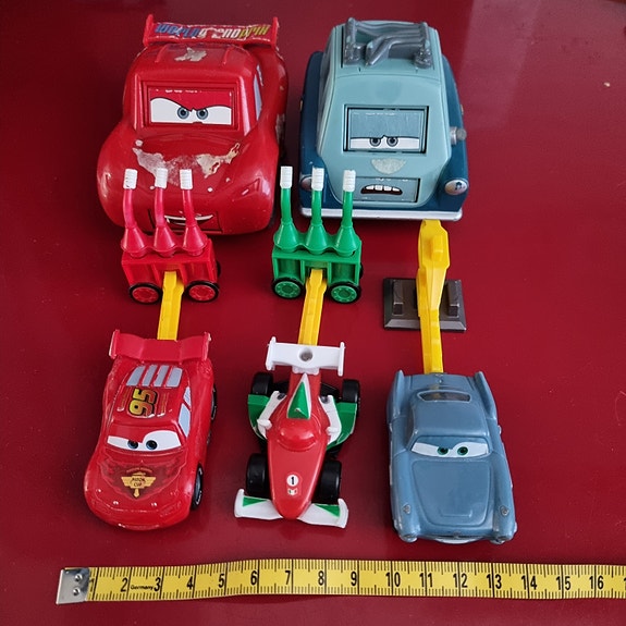 Salama McQueen autoja