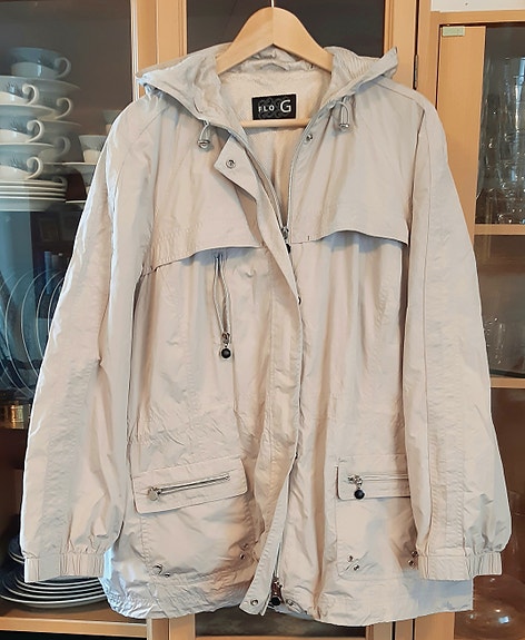 Naisten beige Flo G syys/kevättakki, koko 54