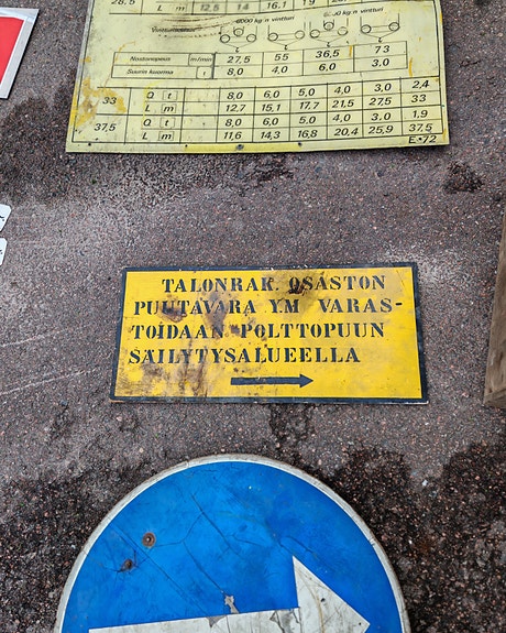 Vanha puutavara kyltti