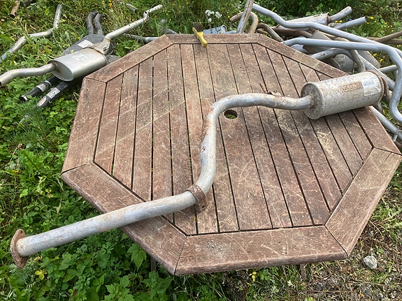 Mazda B2200 Pick-Up Diesel Väliputki 84-