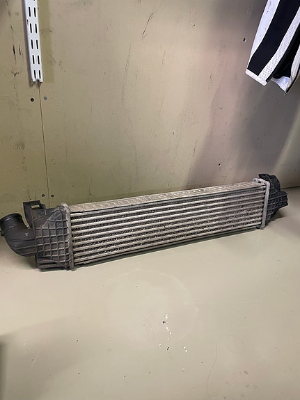 Alkuperäinen välijäähdytin ford focus mk2 st 2.5