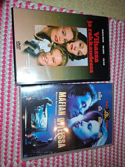 Romeo is Bleeding ja Vihassa ja rakkaudessa DVD-elokuvat