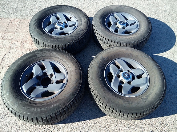 5*114,3 SUV möhkönastarenkaat Nokian, 40cm maavara!