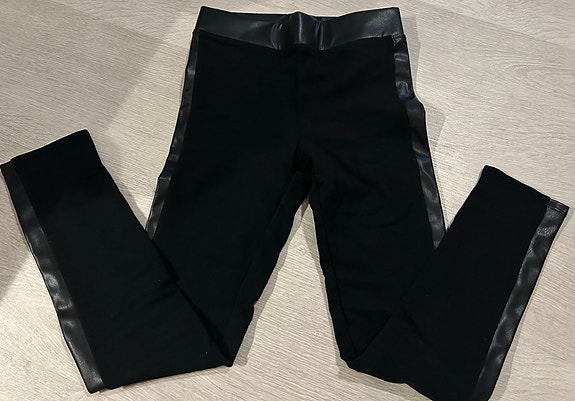 H&M Mustat Leggingsit 134 cm Tytöille