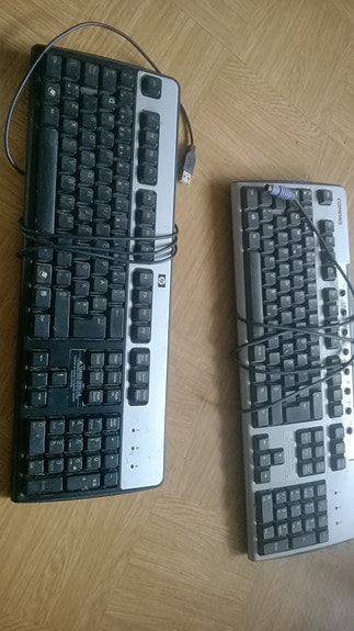 Fujitsun/Dell jne näppäimistöt,
