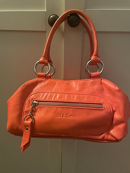 Pieni olkalaukku Myydään (sivu 30) Tori