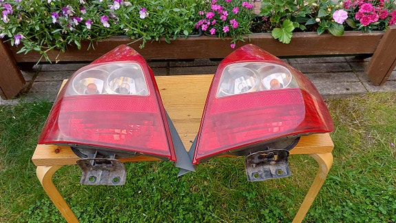 Ajovalot taakse Honda Jazz 2005 kaksi paria, käytetyt ja uudet