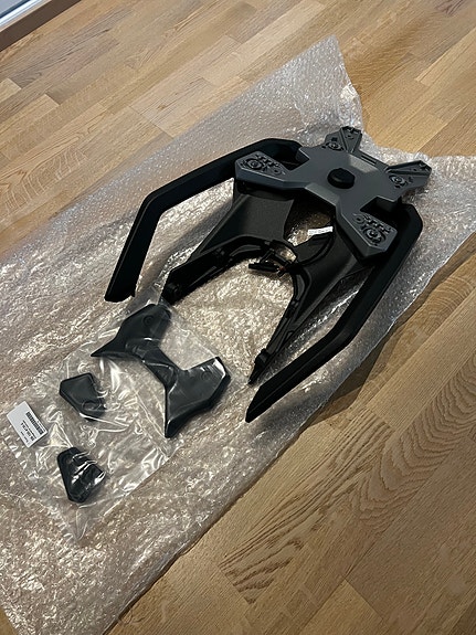 BMW R1300gs laukkuteline OEM (UUSI) Ovh.500€