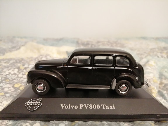 Keräilyauto Volvo PV 800 Taxi.