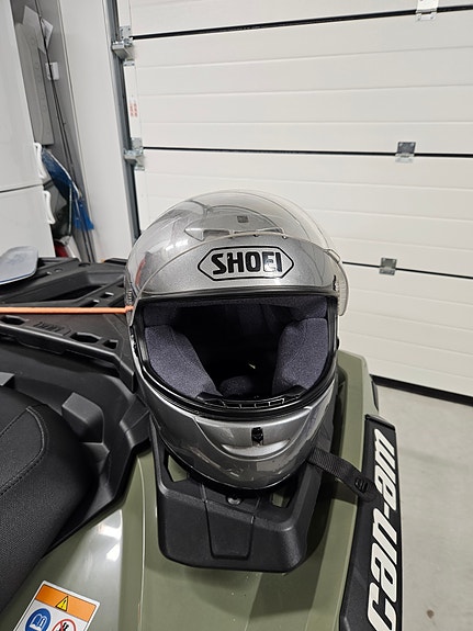 Myydään Shoei kypärä xs/s